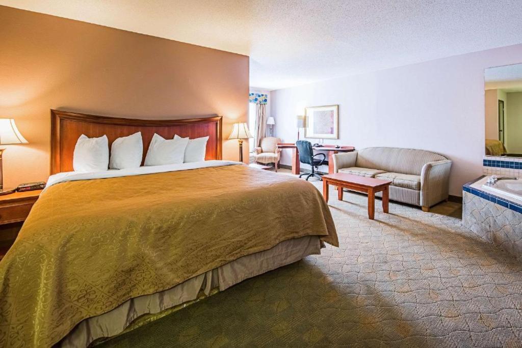 Royal Inn Suites Huntington Exteriér fotografie