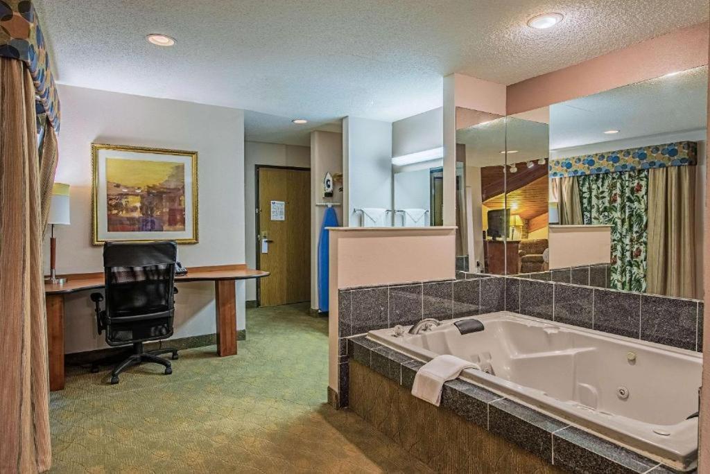 Royal Inn Suites Huntington Exteriér fotografie