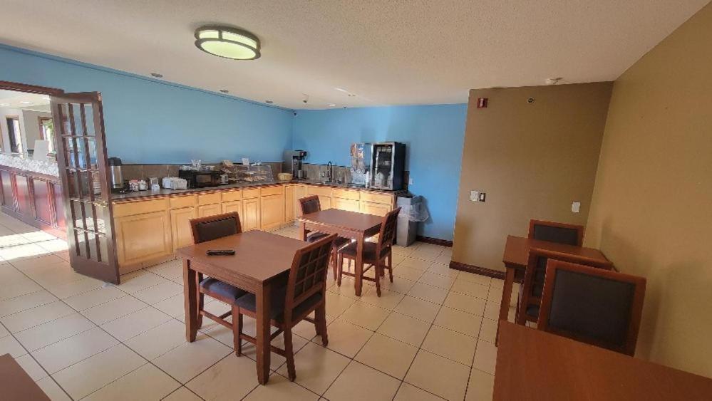 Royal Inn Suites Huntington Exteriér fotografie