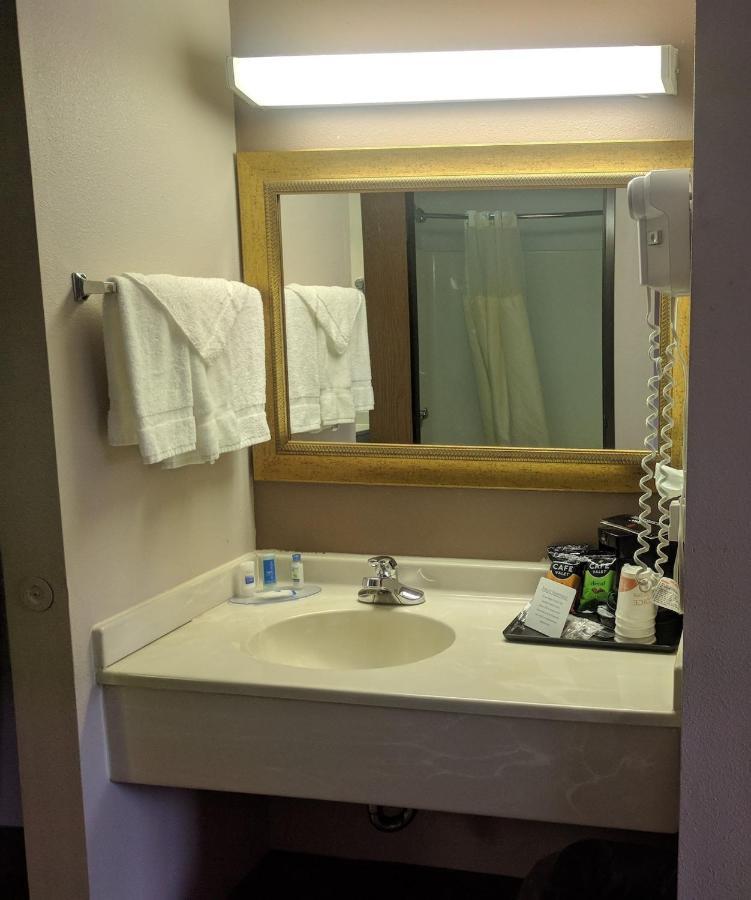 Royal Inn Suites Huntington Exteriér fotografie